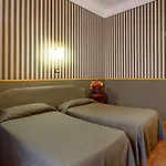 Aquarium Hotel 2*