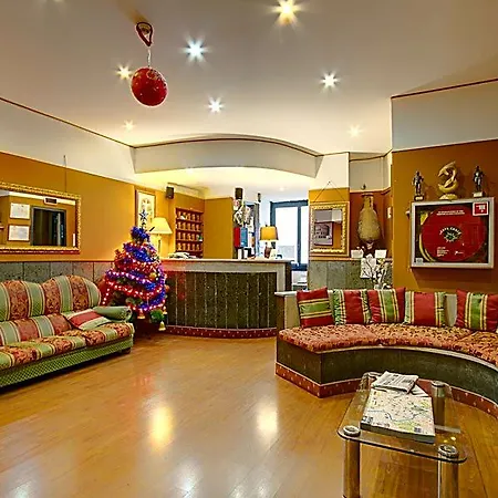 Aquarium Hotel 2*
