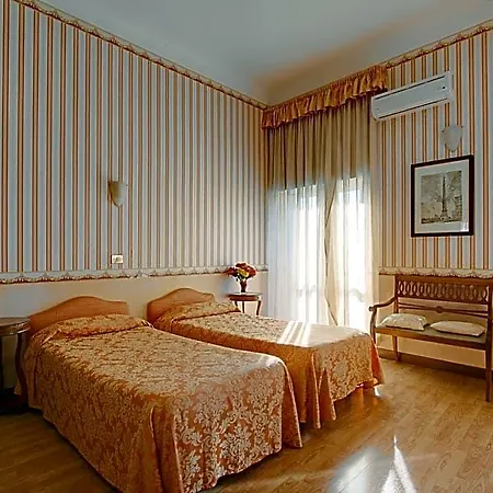 Aquarium Hotel