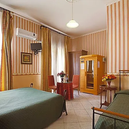 Hotel Aquarium 2*